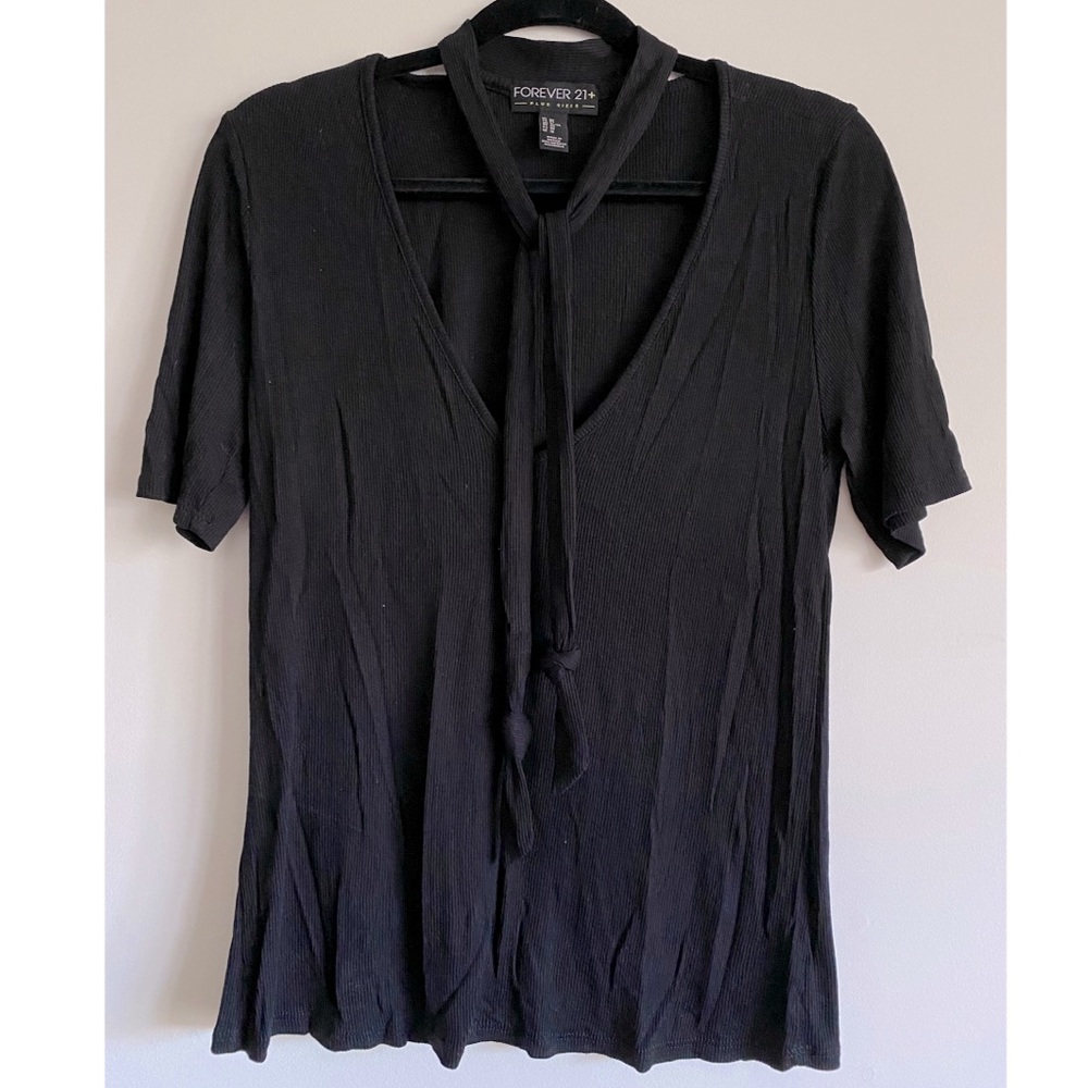 Forever 21 Black Ribbed Tee with Neck Tie - Size OX (XL)